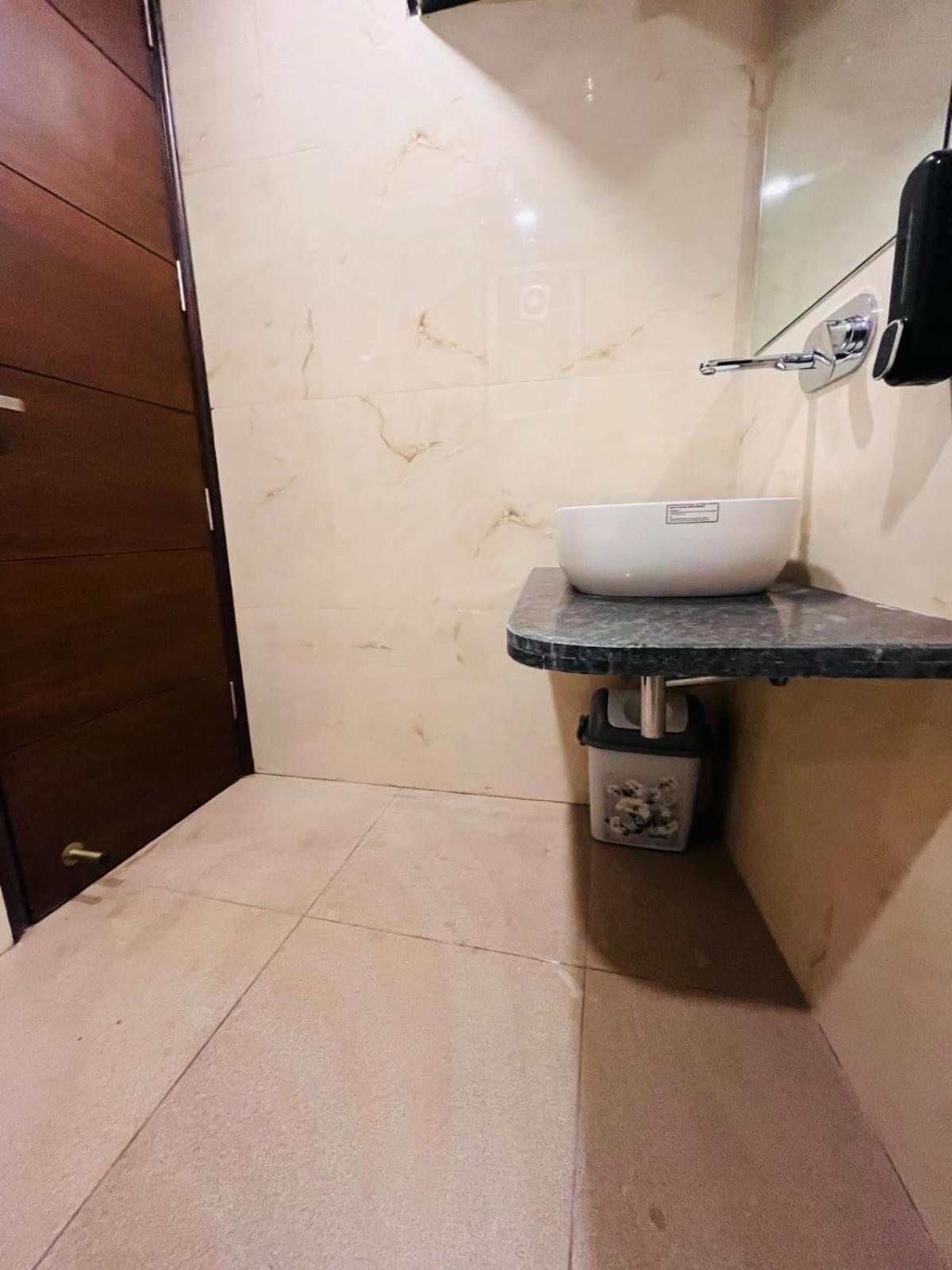 Frankstay By Hotel Mayfair Newly Built - ニューデリー エクステリア 写真